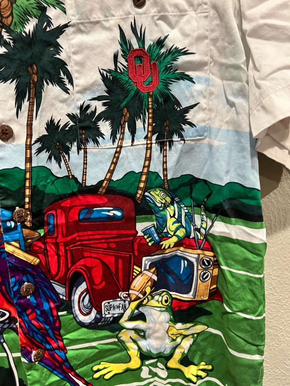 OU College Casual Tropical Graphic Button-Down Shirt Football Fan Detailed EUC - Picture 3 of 7